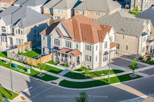 7 Anatolia St, Brampton, ON, L6P4L3 | Card Image