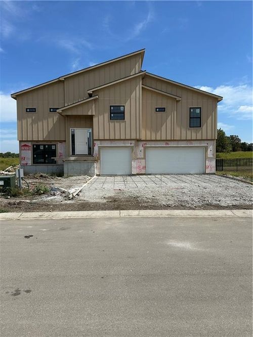 463 Green Dr, Lawson, MO, 64062-8802 | Card Image