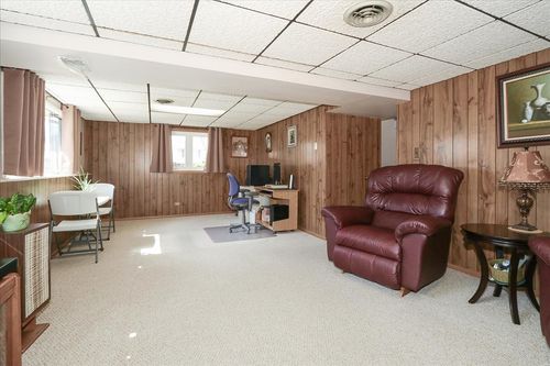 1335 Gentry Rd, Hoffman Estates, IL, 60169-3530 | Card Image