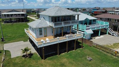 2432 Sand Drift Lane, House other with 3 bedrooms, 3 bathrooms and null parking in Crystal Beach TX | Image 2