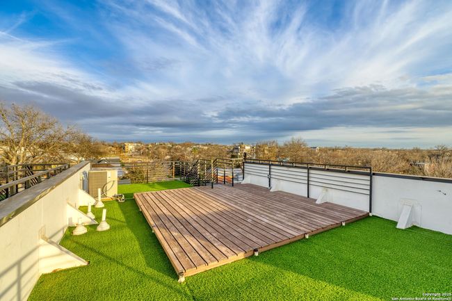 Roof Top Space | Image 31