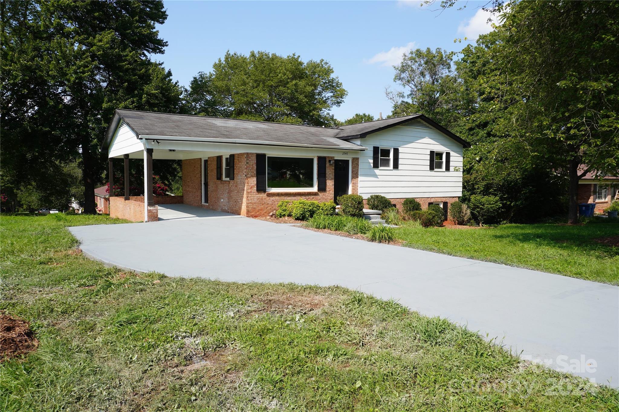 32nd Ave, Hickory, NC 28601