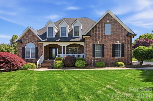 145 Blue Grass Circle, Mooresville, NC, 28117 | Card Image