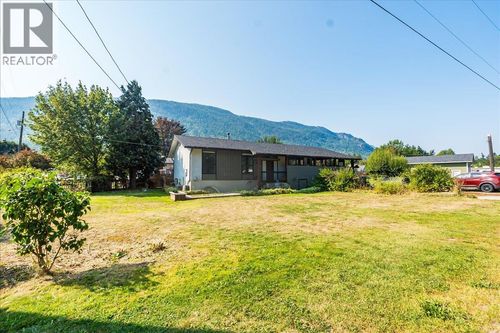 1056 Clarke Rd, Robson, BC, V1N | Card Image