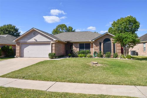 303 Bridle Ln, Victoria, TX, 77904-3238 | Card Image