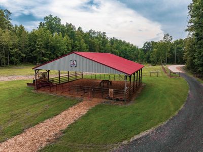 Gated driveway entrance and 50x5 square pen. | Image 2