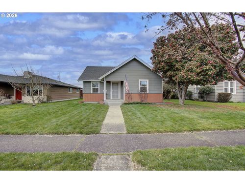 551 19th Ave, Longview, WA, 98632-1513 | Card Image