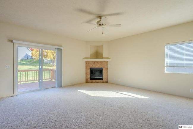 19142 L St, Townhouse with 3 bedrooms, 2 bathrooms and 2 parking in Omaha NE | Image 8