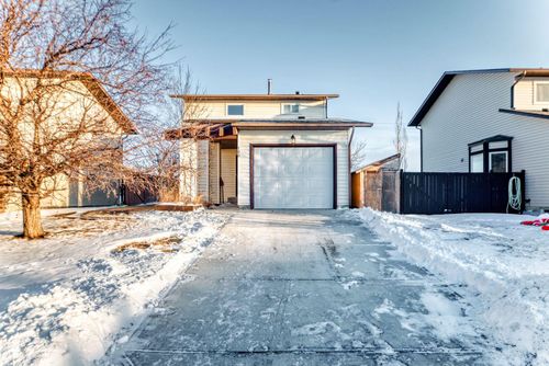 100 Beddington Cir Ne, Calgary, AB, T3K1K6 | Card Image