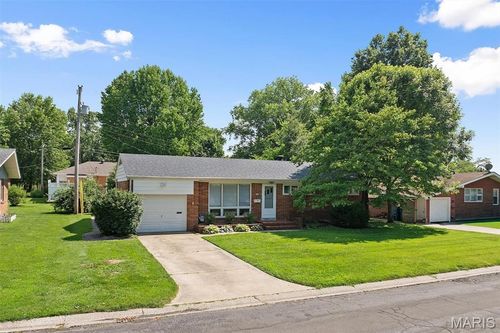 628 Roanoke Dr, Edwardsville, IL, 62025-2612 | Card Image