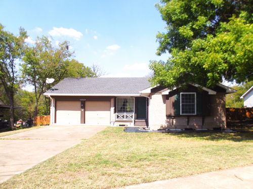 11049 Paddock Cir, Dallas, TX, 75238-3204 | Card Image