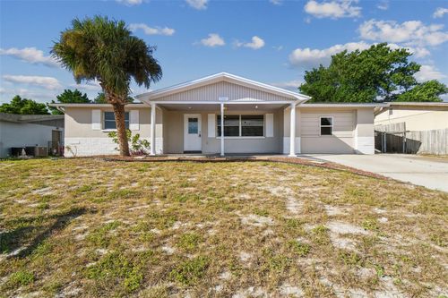 7535 Christina Ln, PORT RICHEY, FL, 34668-1014 | Card Image