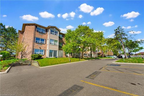 110-30 Hugo Cres, Kitchener, ON, N2M3Z2 | Card Image