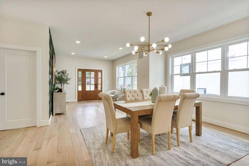 423 N Cleveland St, ARLINGTON, VA, 22201-1423 | Card Image