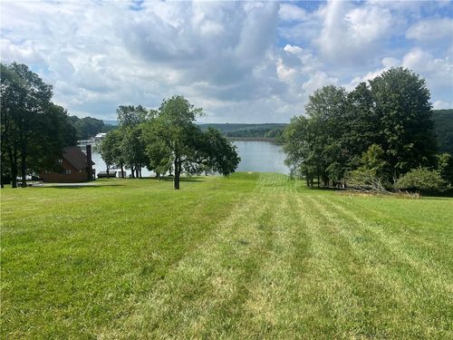 128 N Peninsula Dr, Central City, PA, 15926 | Card Image
