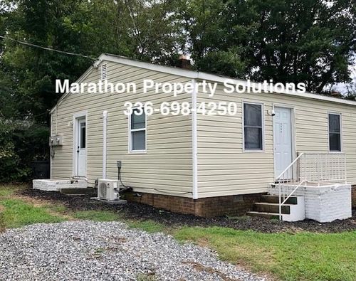 2415 Clifton St, High Point, NC, 27260-8270 | Card Image