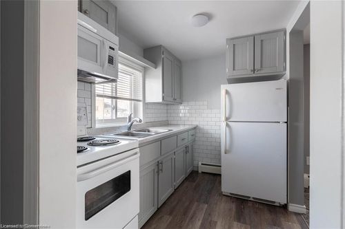 2-8 Cleveland St, Thorold, ON, L2V3K2 | Card Image