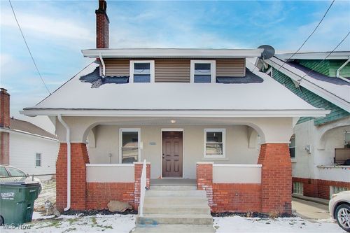 210 E Gorgas St, Louisville, OH, 44641-1629 | Card Image