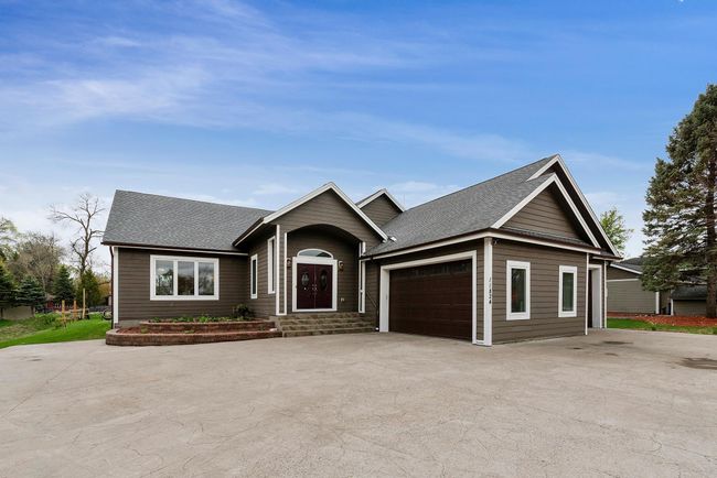 A grand entrance to a grand residence! | Image 4