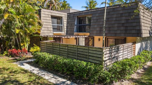 110 1st Ter, Palm Beach Gardens, FL, 33418-3601 | Card Image