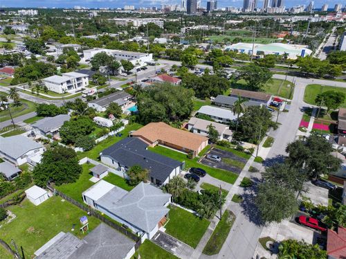 34 Sw 7th St, Hallandale Beach, FL, 33009-7046 | Card Image