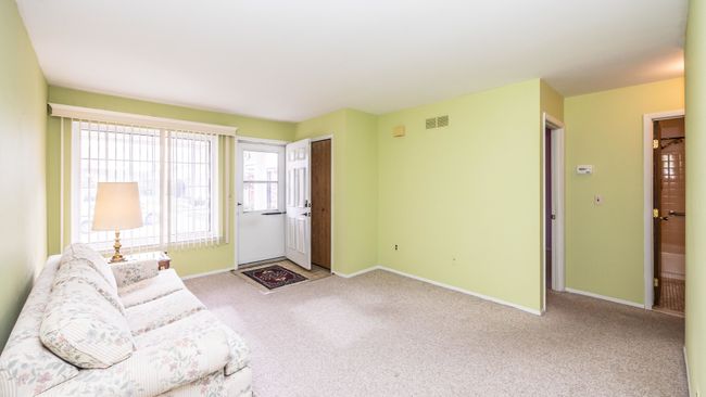 18320 Raleigh Square Dr, Condo with 2 bedrooms, 2 bathrooms and null parking in Southgate MI | Image 8