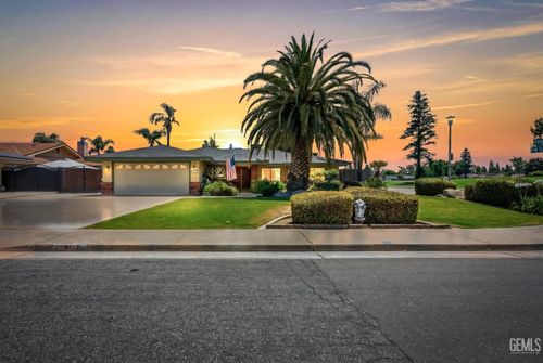 9113 Bear Creek Rd, Bakersfield, CA, 93311-2539 | Card Image