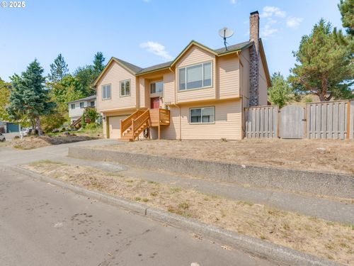 229 Sw 22nd St, Troutdale, OR, 97060-3113 | Card Image