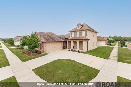 3805 Kingsbarns Dr, Zachary, LA, 70791-5492 | Card Image