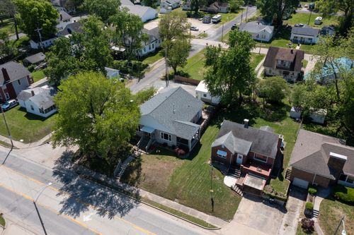 433 E Main St, Salem, IL, 62881-2930 | Card Image
