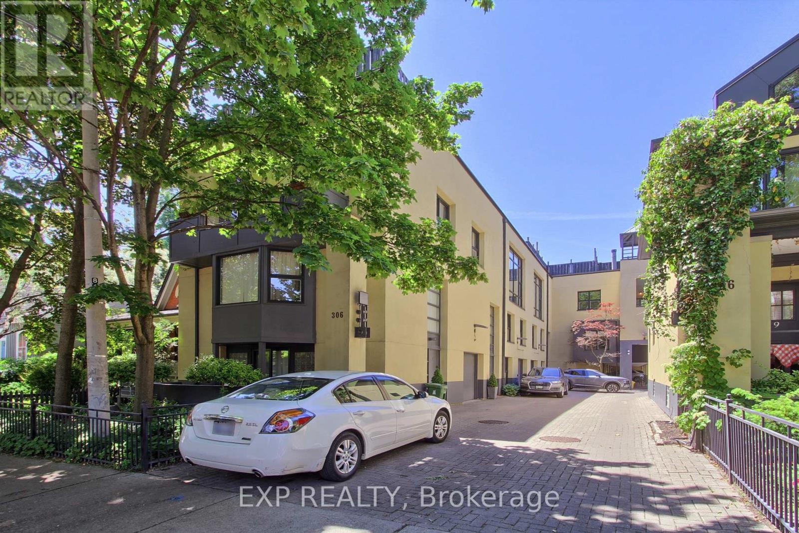 Residential in Toronto (Cabbagetown-South St. James Town) 2