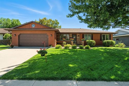 3567 29th Ave, Marion, IA, 52302-6402 | Card Image