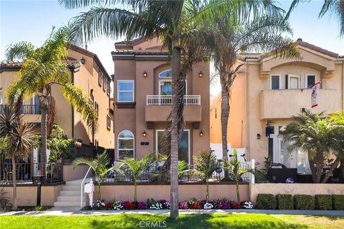 526 12th St, Huntington Beach, CA, 92648-4034 | Card Image