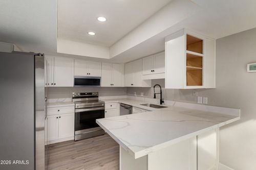 2031 W Pierson St, Phoenix, AZ, 85015-3737 | Card Image