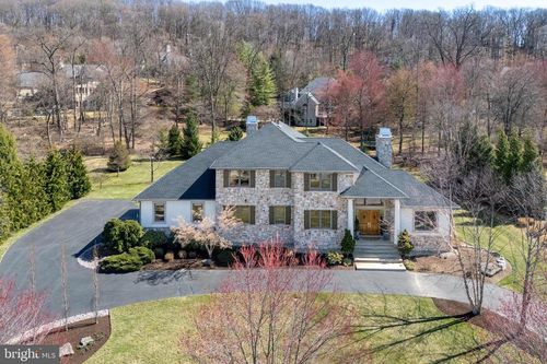 2230 Augusta Dr, CENTER VALLEY, PA, 18034-8907 | Card Image