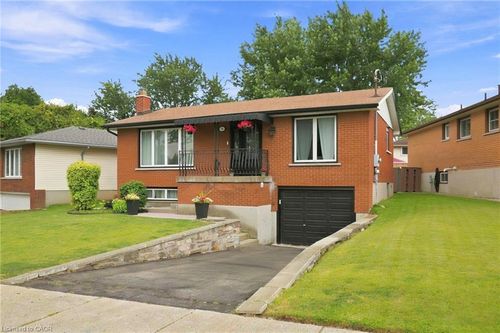 15 Quay Crt, Hamilton, ON, L8W1R2 | Card Image