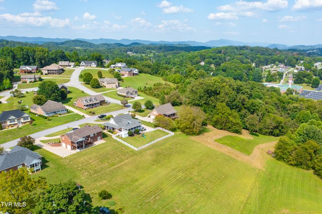136 Landon Dr, House other with 3 bedrooms, 3 bathrooms and null parking in Mount Carmel TN | Image 67