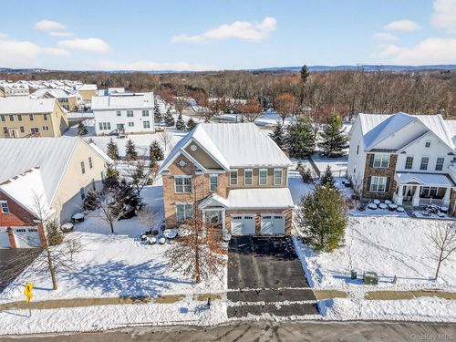 17 Tompkins Ln, East Fishkill, NY, 12533-6725 | Card Image