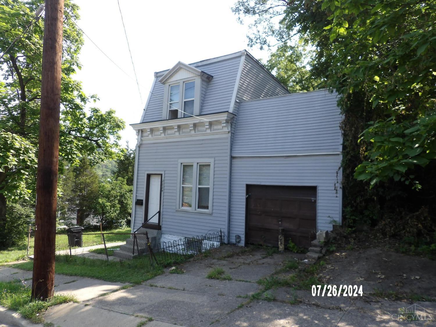 Grand Ave, Cincinnati, OH 45214