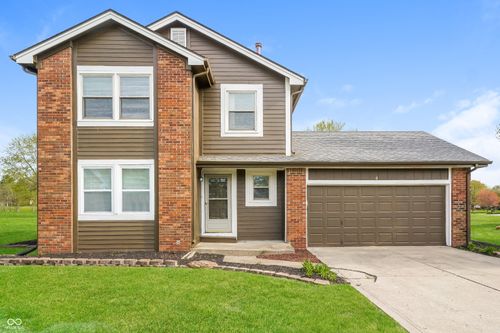 6 Augusta Cir, Greenwood, IN, 46143-1935 | Card Image