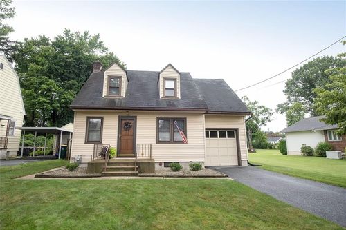 706 Stones Crossing, Palmer Twp, PA, 18045 | Card Image