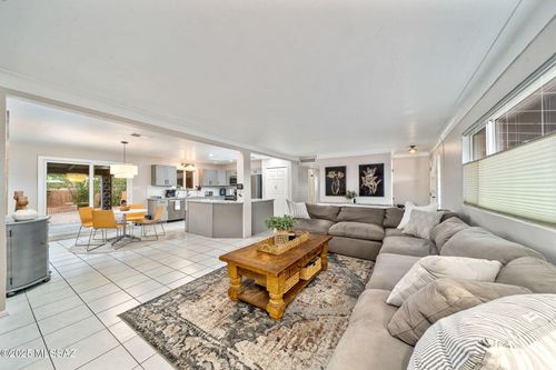 2201 E La Madera Drive, Tucson, AZ, 85719 | Card Image