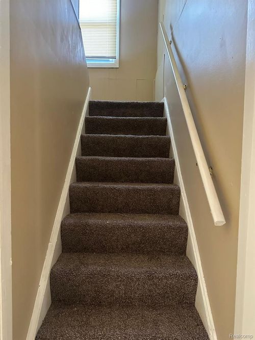 19337 Annott St, Detroit, MI, 48205-2105 | Card Image