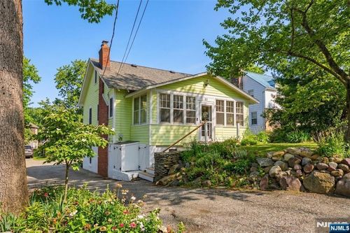 63 Franklin Rd, Denville, NJ, 07834-1558 | Card Image