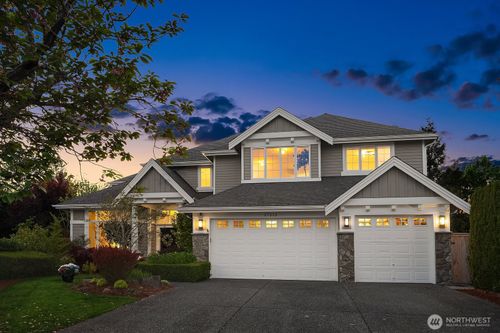 27212 Se 12th Pl, Sammamish, WA, 98075-5964 | Card Image