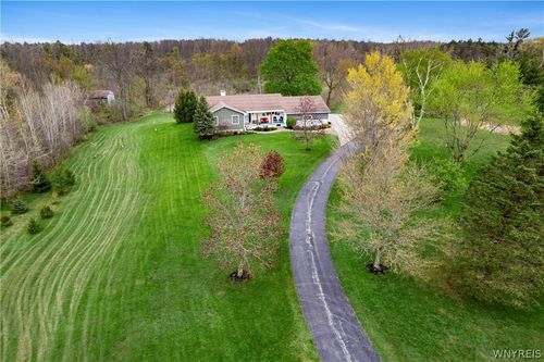 94 Westwood Rd, Lancaster, NY, 14086-9518 | Card Image