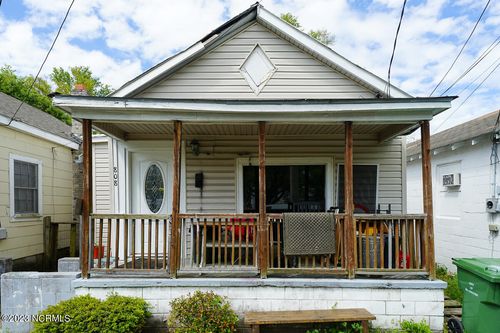 808 S 9th St, Wilmington, NC, 28401-5834 | Card Image
