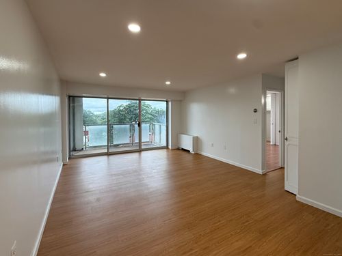 apt-7p-30 Woodland St, Hartford, CT, 06105-2349 | Card Image