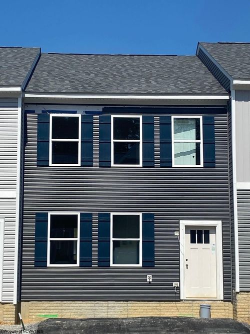 755 Mulligan Ct, Maidsville, WV, 26541-5501 | Card Image