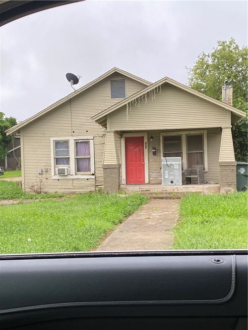 408 E 4th St, Alice, TX, 78332-4728 | Card Image